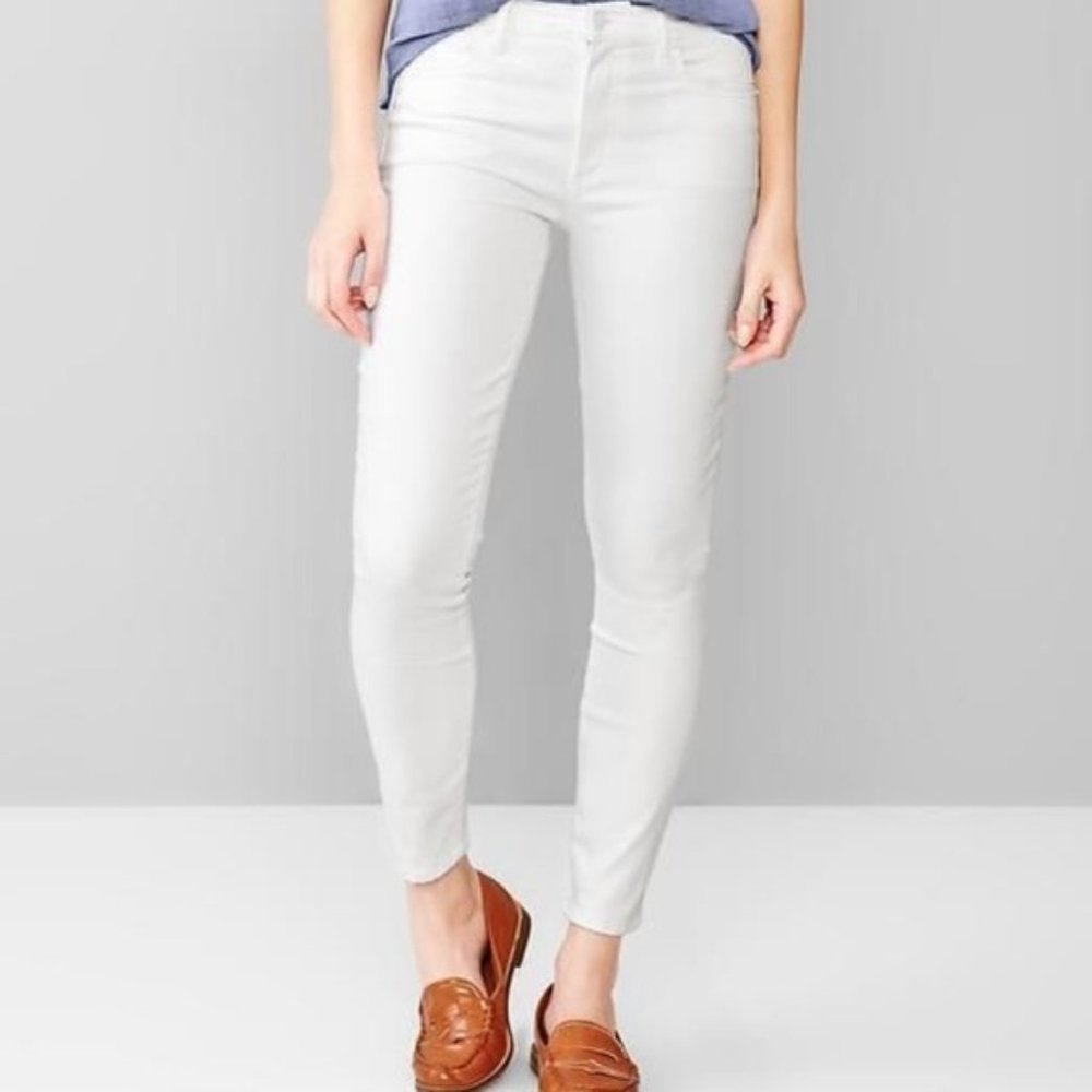 Gap Resolution True Skinny White Jeans - Size 27 R